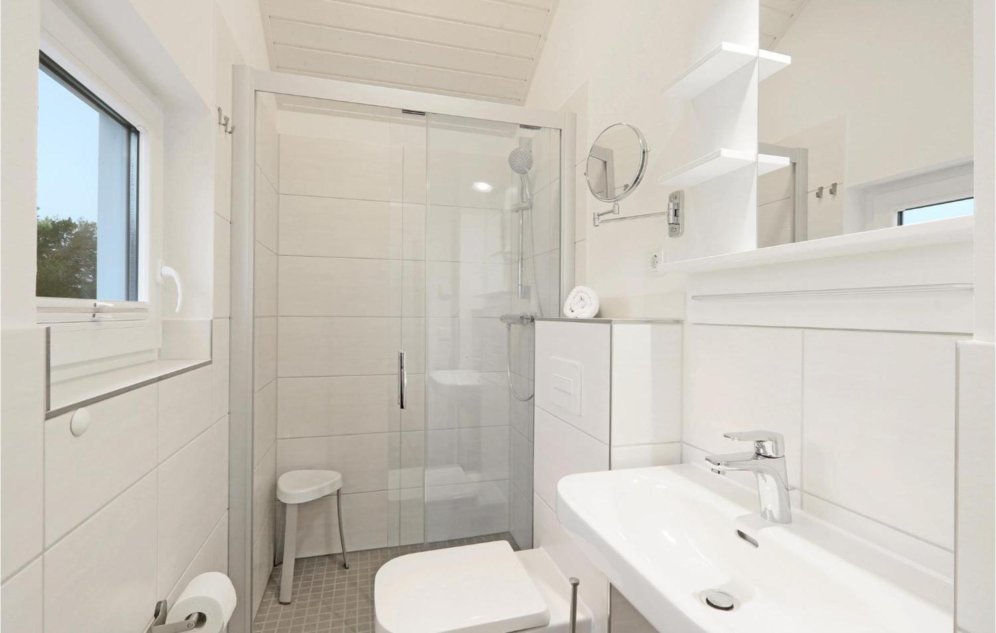3 Bedroom Stunning Home In Krems Ii-Warderbrueck Gols Экстерьер фото