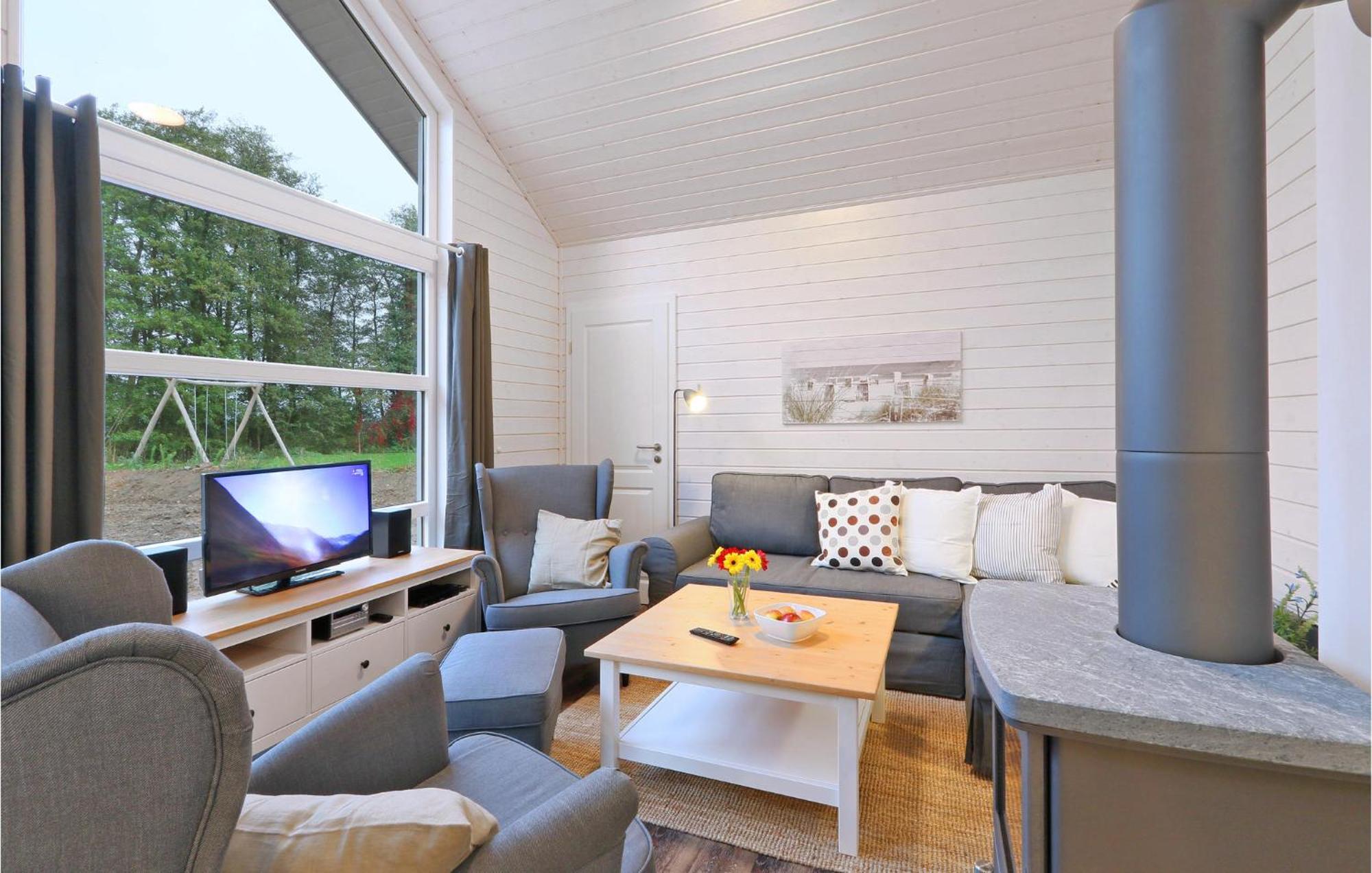 3 Bedroom Stunning Home In Krems Ii-Warderbrueck Gols Экстерьер фото